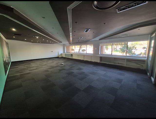 484M² OFFICE TO LET IN WOODMEAD